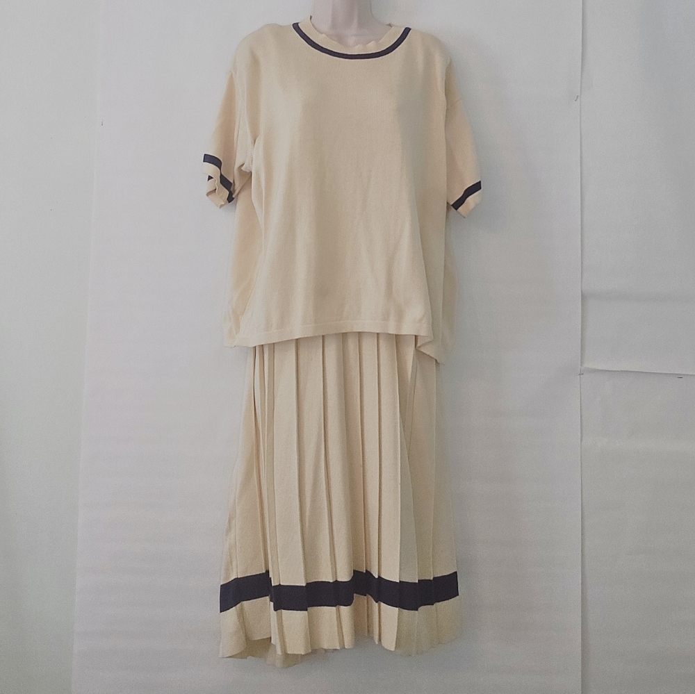 Rare Italian Vintage United Colors of Benetton Cream & Navy Size 14 Womens